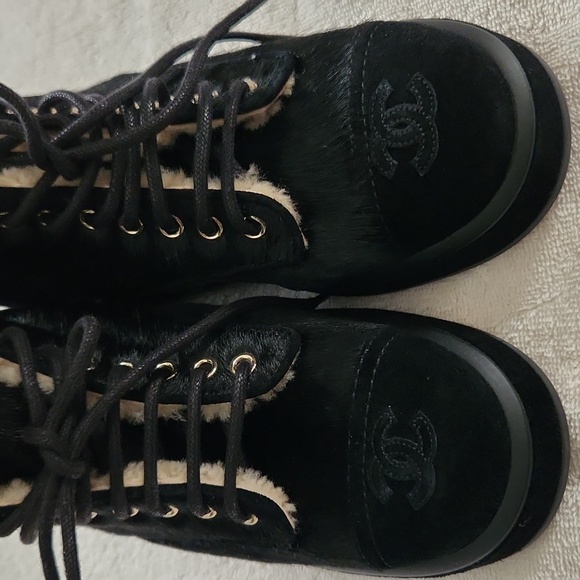 Chanel shearling platform combat boots with socks - Picture 2 of 7